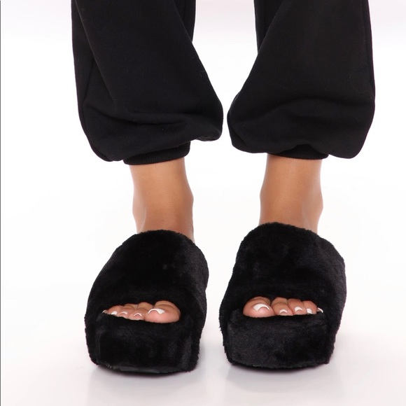 Bratty Moment Fuzzy Black Platform Slides — Fashion Nova - Picture 2 of 6